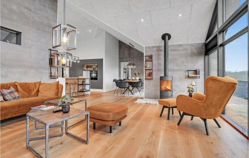 Sjølund House | Gorgeous Home In Sjølund With Kitchen