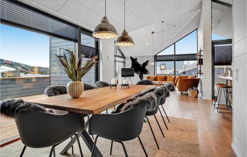 Sjølund House | Gorgeous Home In Sjølund With Kitchen