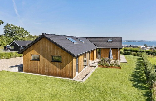 Sjølund House | Gorgeous home in Sjølund with kitchen