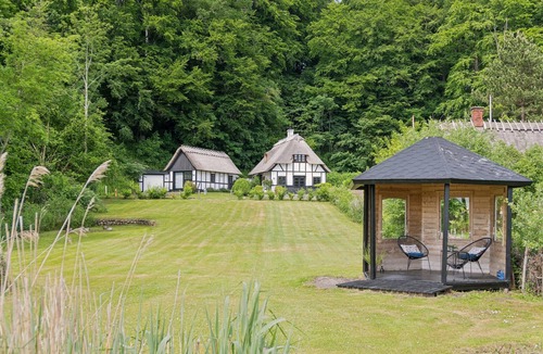 Skarup House | Gorgeous home in Skårup Fyn with house sea view