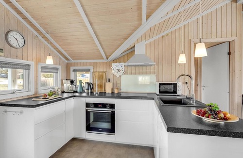 Frolunde House | Gorgeous home in Slagelse with kitchen