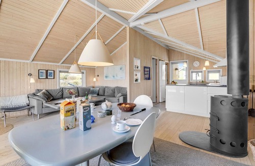 Frolunde House | Gorgeous home in Slagelse with kitchen