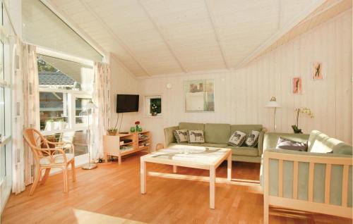 Venemose House | Gorgeous Home In Slagelse With Kitchen