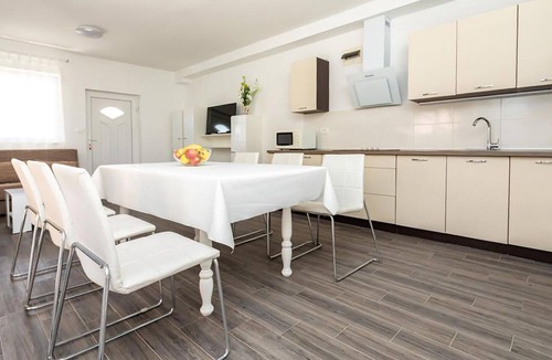 Soline House | Gorgeous home in Soline