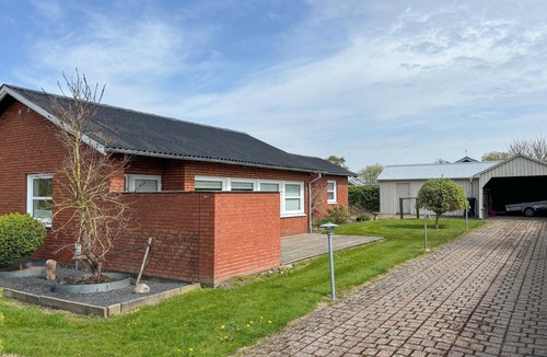 Spøttrup House | Gorgeous home in Spøttrup with WiFi