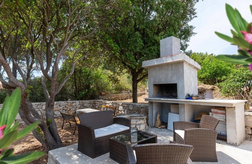 Sucuraj House | Gorgeous home in Sucuraj with house sea view
