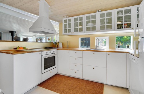 Mommark Strand House | Gorgeous home in Sydals with sauna