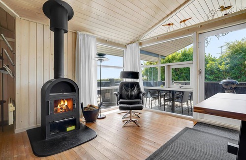 Mommark Strand House | Gorgeous home in Sydals with sauna