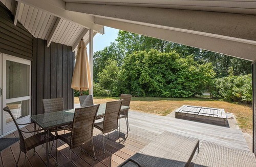 Mommark Strand House | Gorgeous home in Sydals with WiFi
