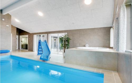 Mommark Strand House | Gorgeous Home In Sydals With Kitchen