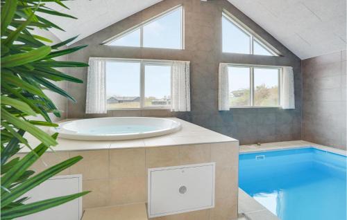 Mommark Strand House | Gorgeous Home In Sydals With Kitchen