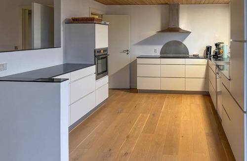 Thisted House | Gorgeous home in Thisted with house sea view