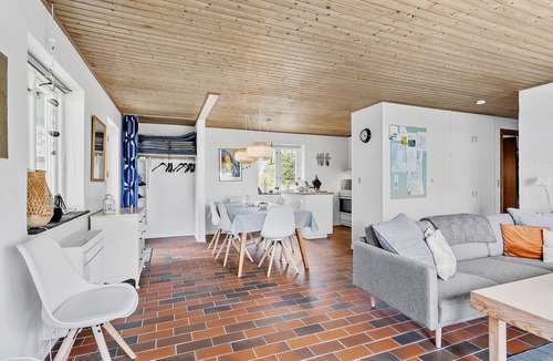 Hov House | Gorgeous home in Tranekær with kitchen