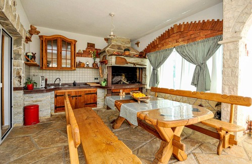 Plano House | Gorgeous home in Trogir with sauna