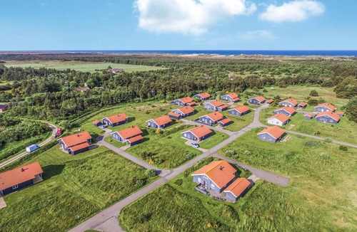 Nørre Fjand House | Gorgeous home in Ulfborg with kitchen