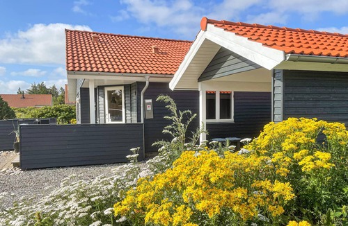 Nørre Fjand House | Gorgeous home in Ulfborg with kitchen