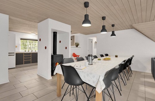 Øhuse House | Gorgeous home in Ulfborg with kitchen