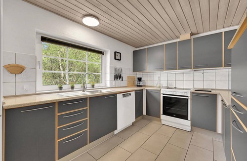 Øhuse House | Gorgeous home in Ulfborg with kitchen