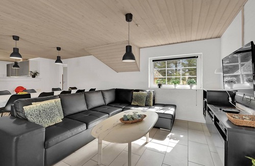 Øhuse House | Gorgeous home in Ulfborg with kitchen