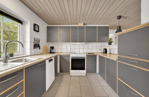 Øhuse House | Gorgeous home in Ulfborg with kitchen