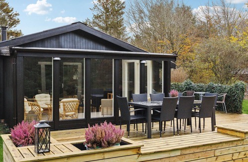 Sønder Nissum House | Gorgeous home in Ulfborg with kitchen