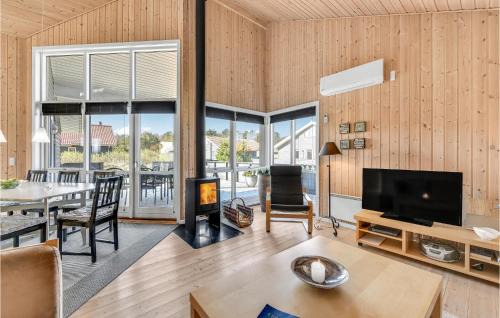 Nørre Fjand House | Gorgeous Home In Ulfborg With Kitchen