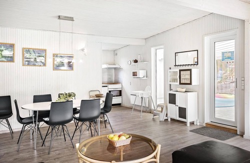 Bøtø By House | Gorgeous home in Væggerløse