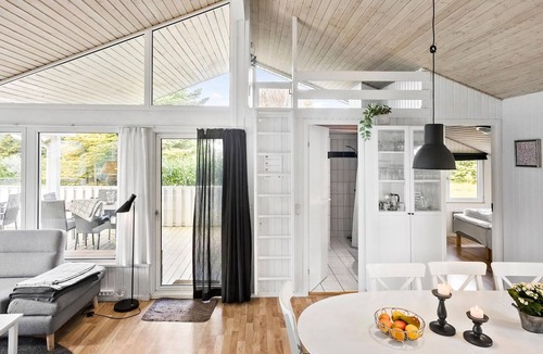 Bøtø By House | Gorgeous home in Væggerløse with sauna