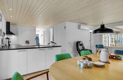 Bøtø By House | Gorgeous home in Væggerløse with WiFi