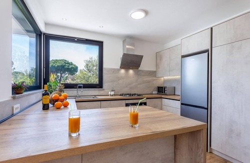 Valbandon House | Gorgeous home in Valbandon