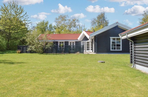 Holloselund House | Gorgeous home in Vejby with kitchen