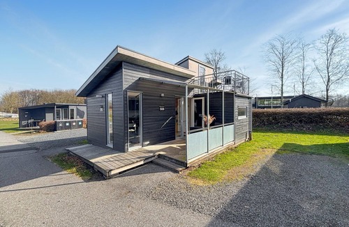 Vejen House | Gorgeous home in Vejen with indoor swimming pool