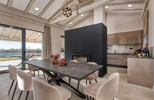 Visocane House | Gorgeous home in Visocane