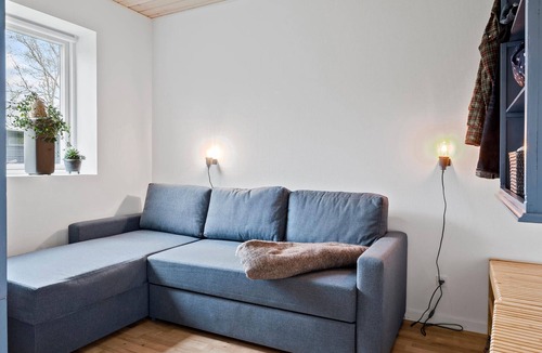 Vorbasse House | Gorgeous home in Vorbasse with kitchen