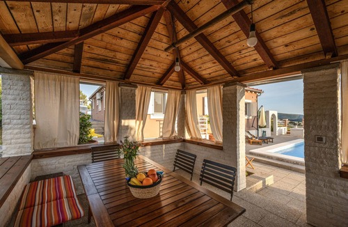 Zaboric House | Gorgeous home in Zaboric with private swimming pool, can be inside or outside