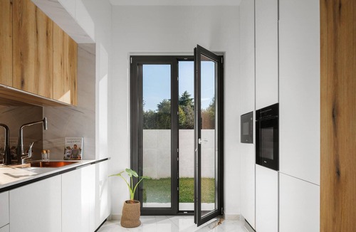 Zambratija House | Gorgeous home in Zambratija with sauna