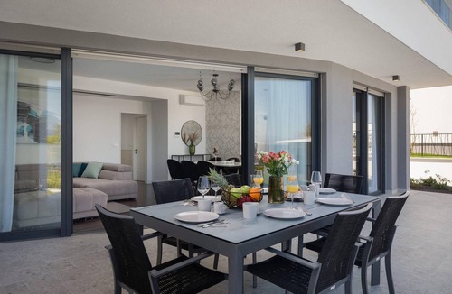Zidarici House | Gorgeous home in Zidarici