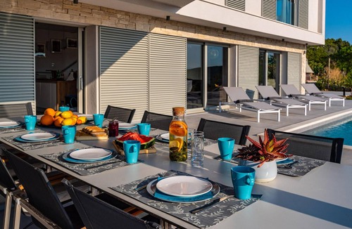 Zman House | Gorgeous home in Zman