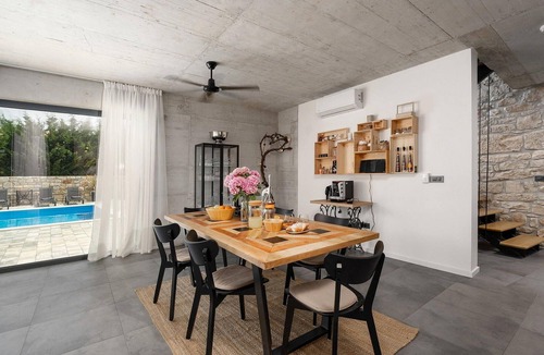 Zminj House | Gorgeous home in Zminj with sauna