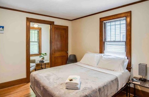 Rochester Apartment | ~Gorgeous Home~ Mins to Strong/UofR/Airport/Dwnt/RIT w/new AC
