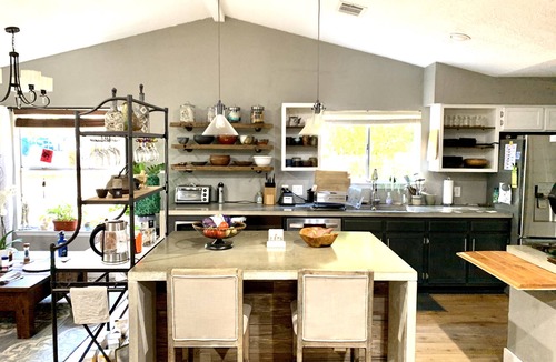 Austin House | Gorgeous Home - Wellness Retreat Short Term