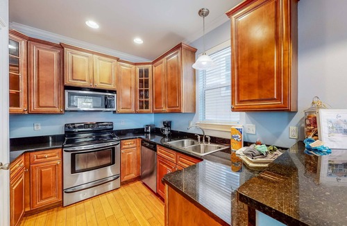 Villages of Crystal Beach House | Gorgeous Home with Shared Pool & Hot Tub, High-Speed WiFi, W/D, and Central AC