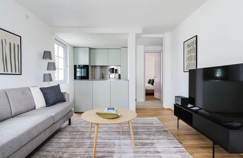 Horgen District Apartment | Gorgeous Horgen 3BR, 2 min to Train Station, by Blueground