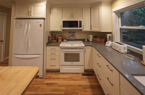 Duck House | Gorgeous house 3 min walk to ocean; community pool, Celebrate The Simple Life!