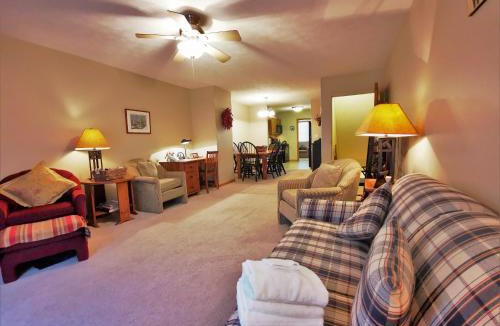 Snowshoe House | Gorgeous House for Ski Retreat or Mountain Vacations