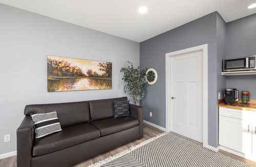 Branson Condo | Gorgeous Huge Studio Condo with In Room Jacuzzi Tub