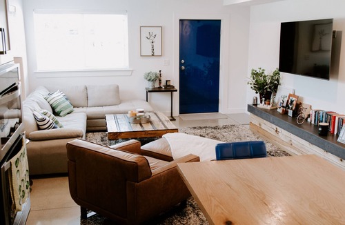 Berwick House | Gorgeous Industrial Loft with Open Concept