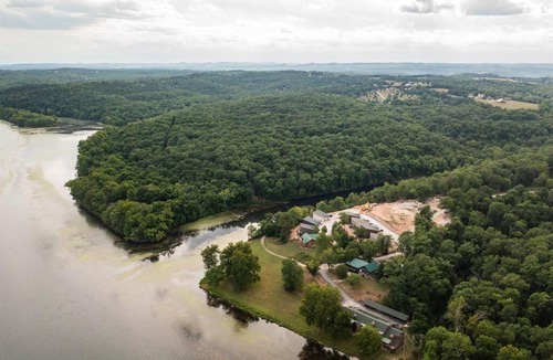 Branson House | Gorgeous Lake Cabin Hot Tub