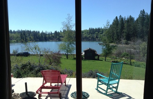 Auburn House | Gorgeous Lake Home On Private California Lake