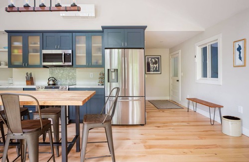 Forest Dale House | Gorgeous Lake & Mountain Chalet